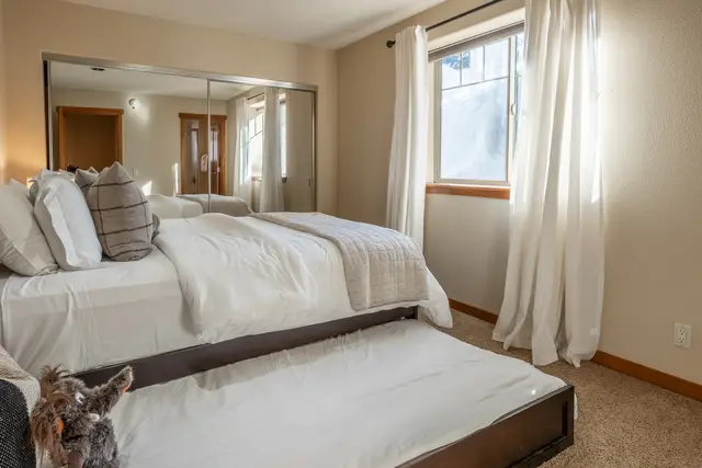 Bedrooms photo 10