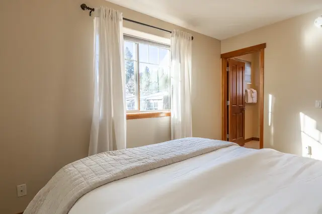 Bedrooms photo 15